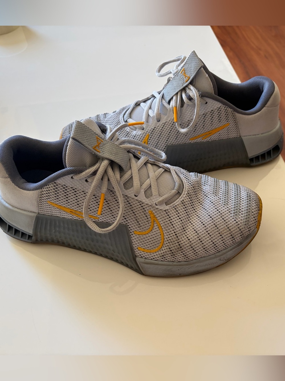 Nike Light Gray and Yellow Men's Athletic Training Shoes